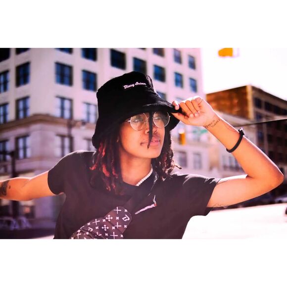 NWT Blazy Susan Fuzzy Bucket Hat in Black - Picture 2 of 4